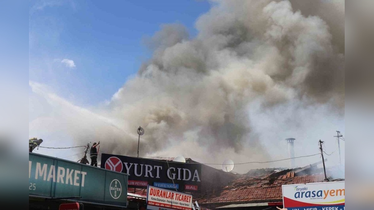 Erzincan Buğday Meydanı'nda yangın: Can kaybı yaşanmadı