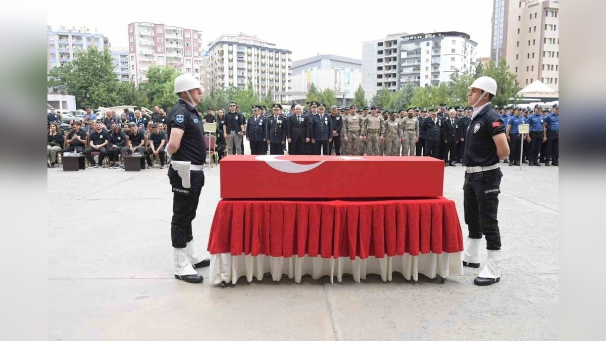 Diyarbakır'da görevli emniyet müdürü Canbolat son yolculuğuna uğurlandı