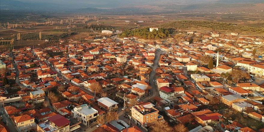 Manisa'da 4 ilçede 275 ağır hasarlı yapı tespit edildi