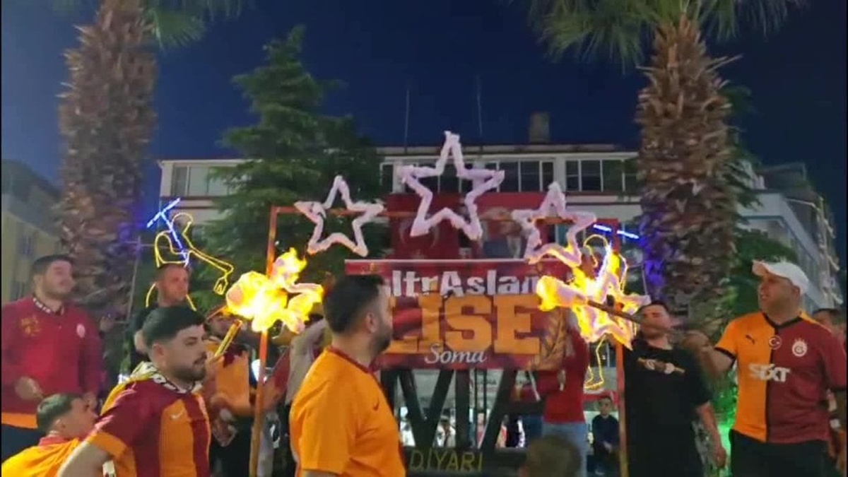 Soma'da Galatasaray'ın 25. şampiyonluğu coşkuyla kutlandı
