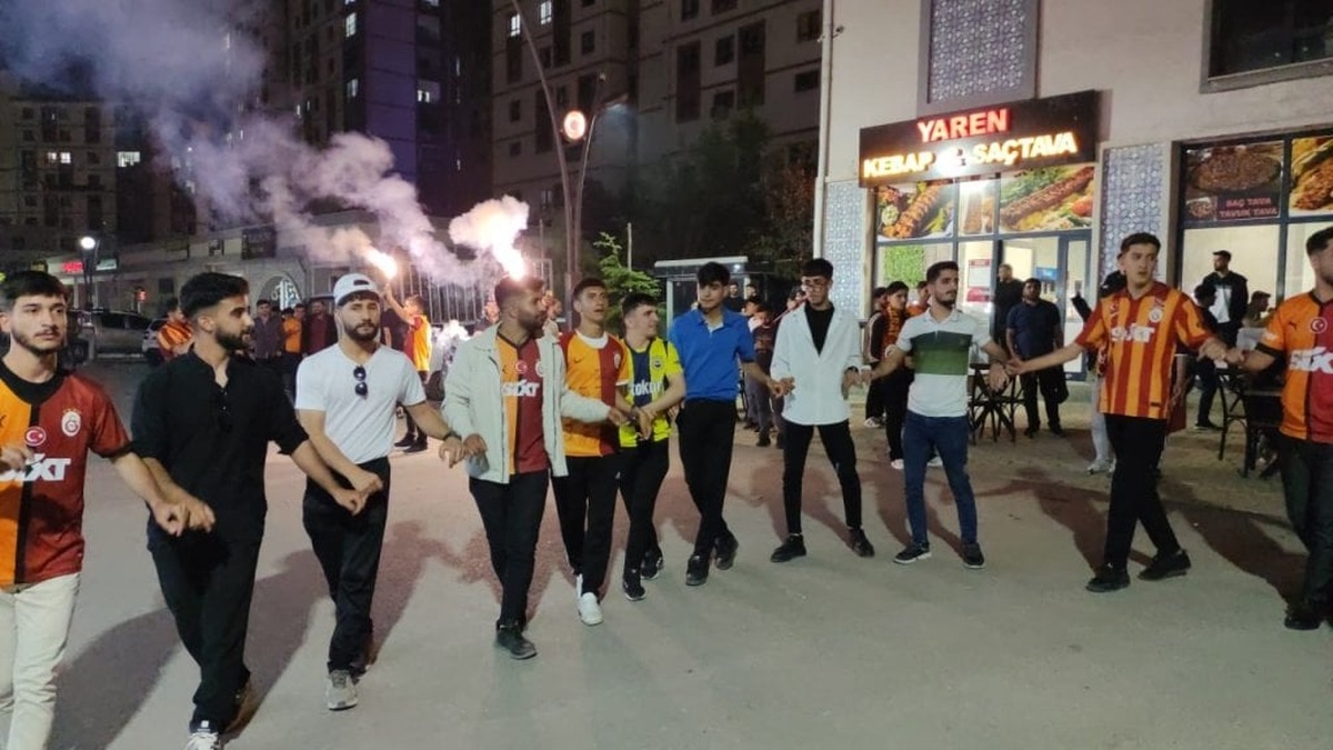 Galatasaray şampiyonluğu Doğu illerinde coşkuyla kutlandı