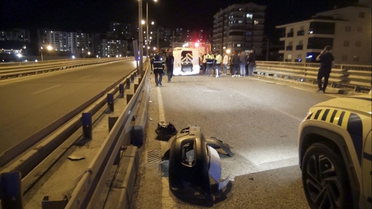 Kırıkkale'de peş peşe iki araç çaldı: 6 yaralı