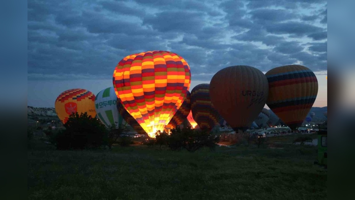 Kapadokya semalarında 19 mayıs coşkusu: Sıcak hava balonları Türk bayraklarıyla süslendi