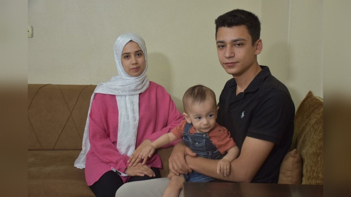 İzmir'de SMA hastası Abbas Miran İbiş, 1 yaşına girecek: Ailesi gen tedavisi için yardım bekliyor