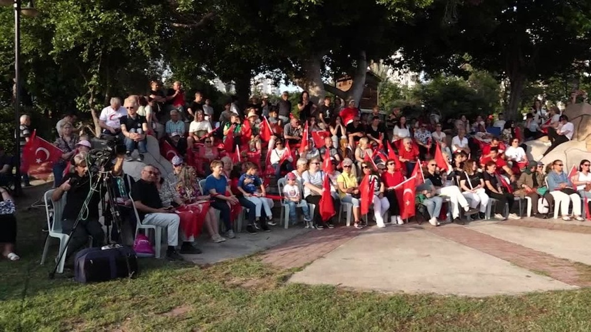 Muratpaşa Belediyesi'nden 19 Mayıs coşkusu: Gençlik Şöleni