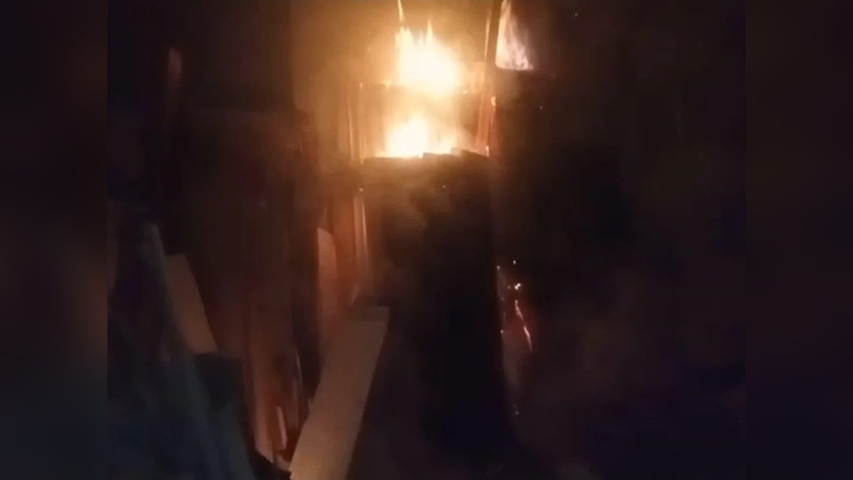 Erbaa Küçük Sanayi Sitesi'nde yangın: Mobilya atölyesi alev alev yandı