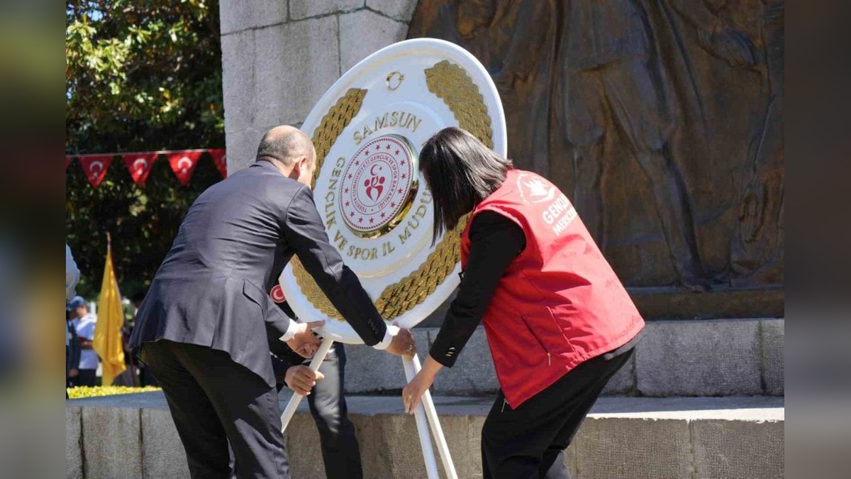 Samsun'da 19 Mayıs kutlamaları Atatürk Anıtı'nda başladı