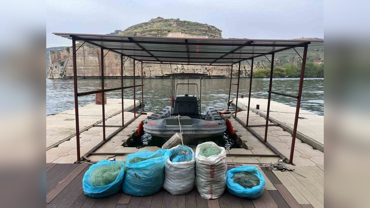 Gaziantep'te yasak avlanmaya suçüstü: 700 metre ağ ele geçirildi