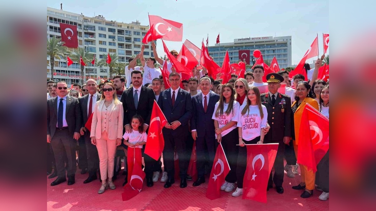 İzmir'de 19 Mayıs coşkusu
