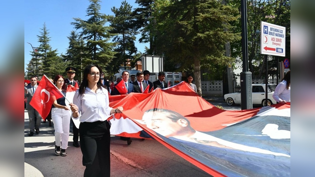 Beylikova Belediyesi 19 Mayıs'ı coşkuyla kutladı