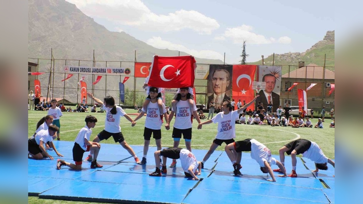 Hakkâri'de 19 Mayıs coşkusu