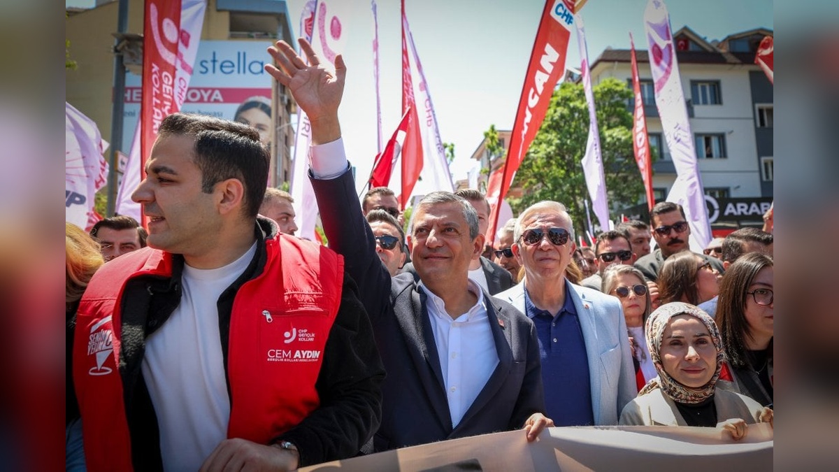 CHP Genel Başkanı Özel'den 19 Mayıs mesajı: Demokrasi, eşit şartlarda mücadeleyle güzel