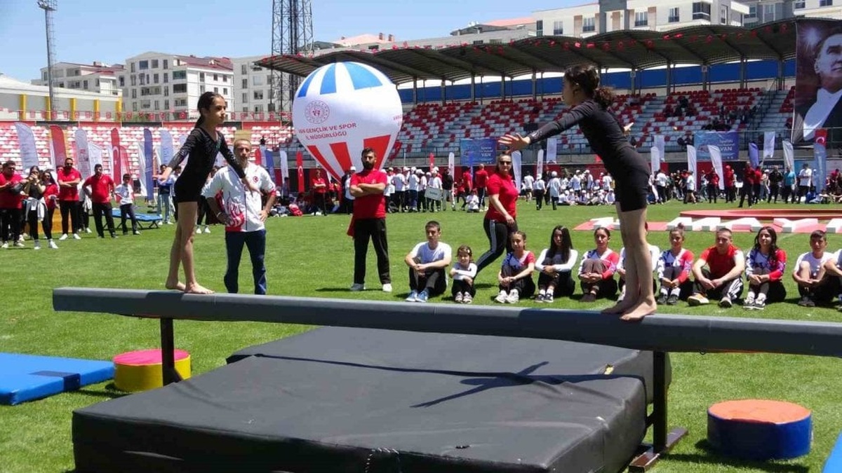 Van'da 19 Mayıs coşkusu