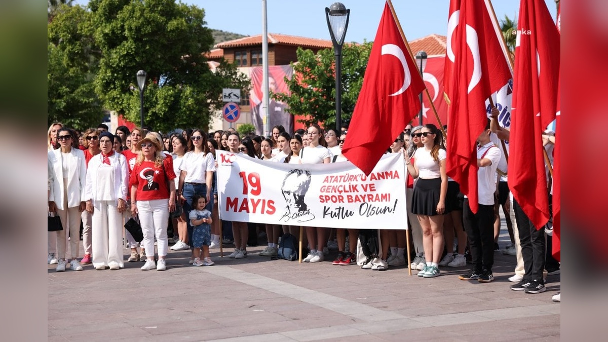 Çeşme'de 19 Mayıs coşkusu