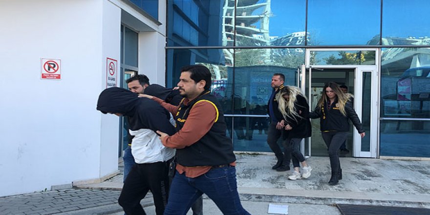 Yaşlı adama genç sevgiliden gasp tuzağı