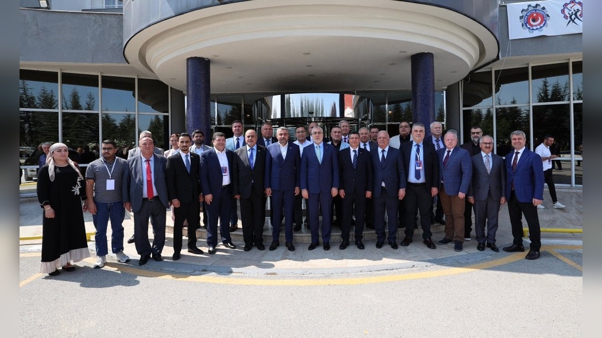 Bakan Işıkhan: 14 ülkenin işçi sendikaları temsilcileriyle bir araya geldik