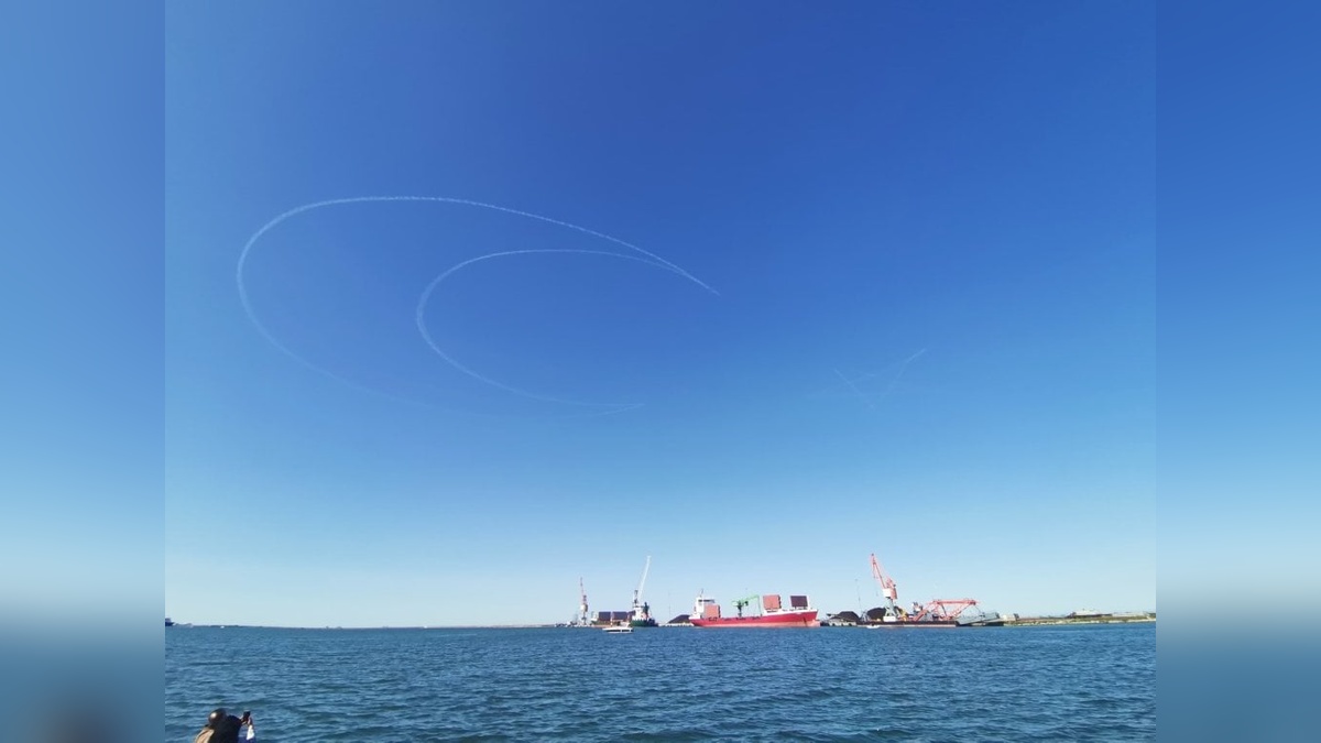 Samsun'da Türk Yıldızları'ndan nefes kesen 19 Mayıs gösterisi