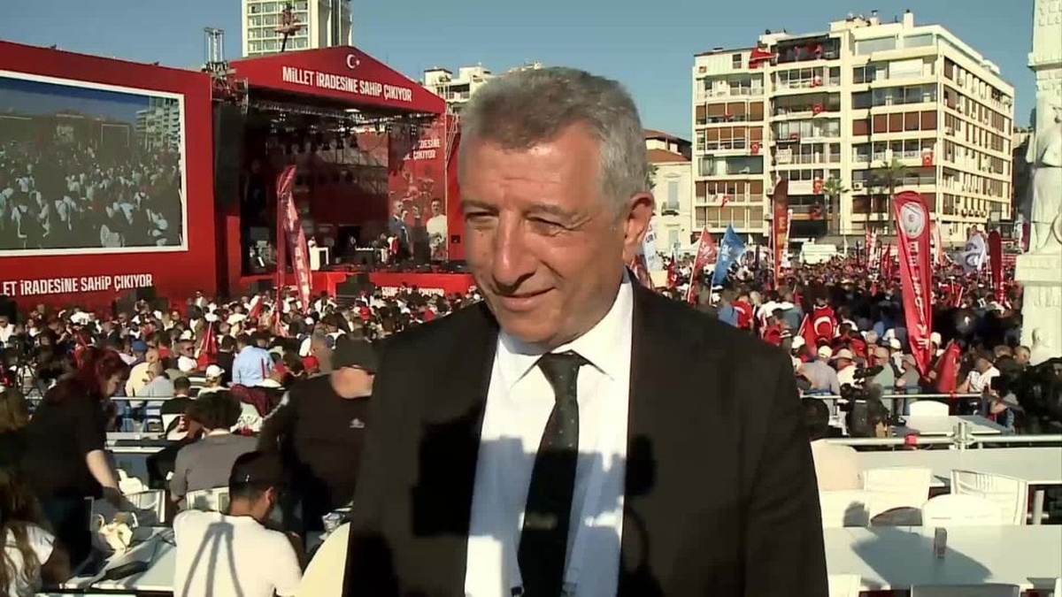 Güzelbahçe Belediye Başkanı Günay: Gençlerimizle Türkiye'yi ayağa kaldıracağız