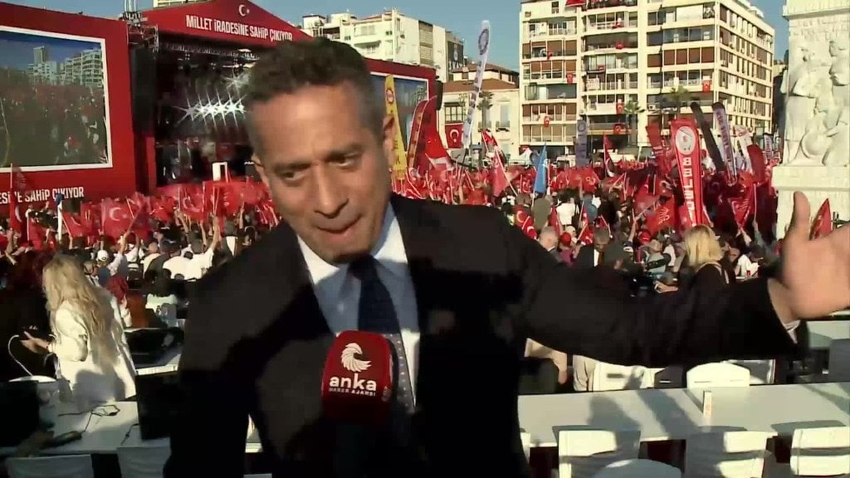 CHP'li Başarır ve Ağababa İzmir mitinginde: Gençler umut için burada