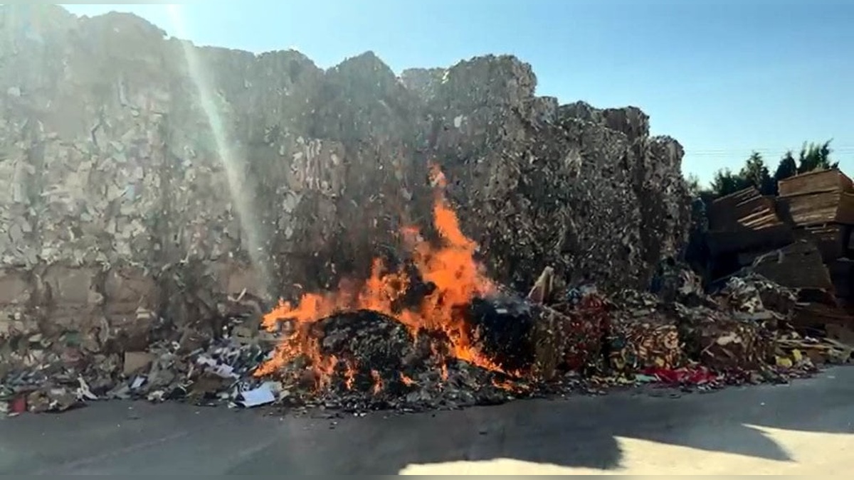 Kahramanmaraş'ta kağıt fabrikasında yangın