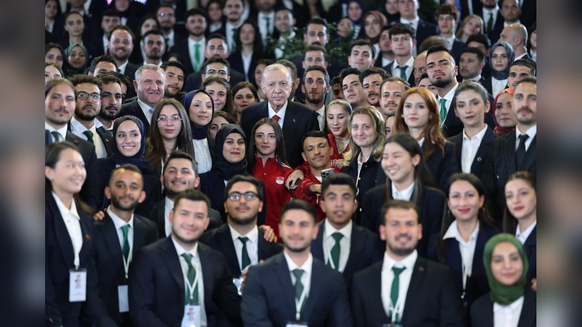 Cumhurbaşkanı Erdoğan, 19 Mayıs'ta gençler ve sporcularla buluştu