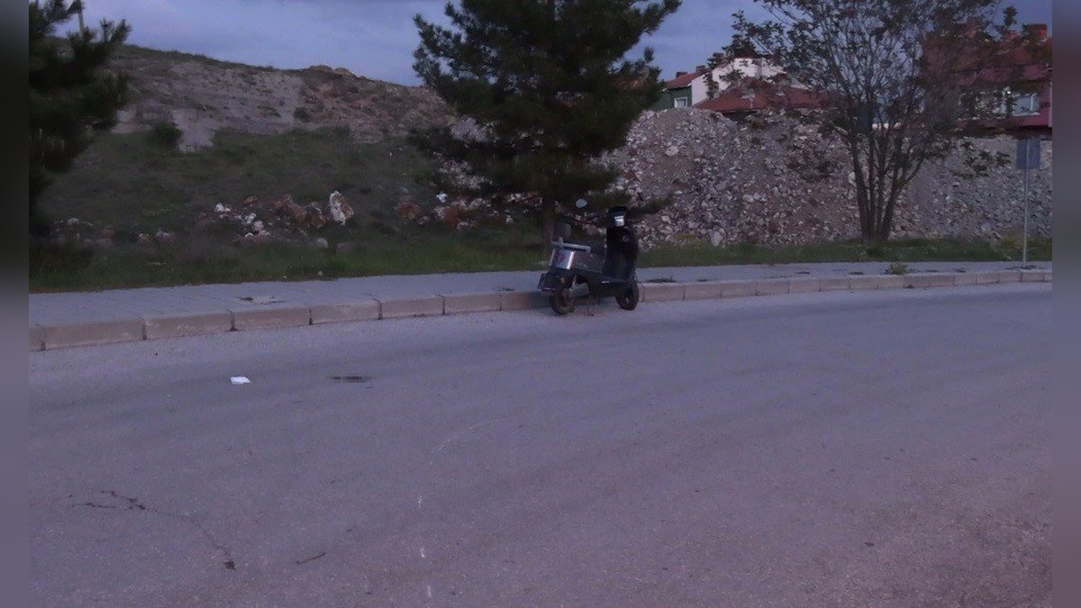 Kütahya'da elektrikli motosiklet kazası: 1 yaralı