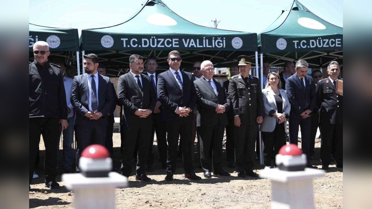 Düzce Güzel Sanatlar Lisesi ve Konferans Salonu'nun temeli atıldı