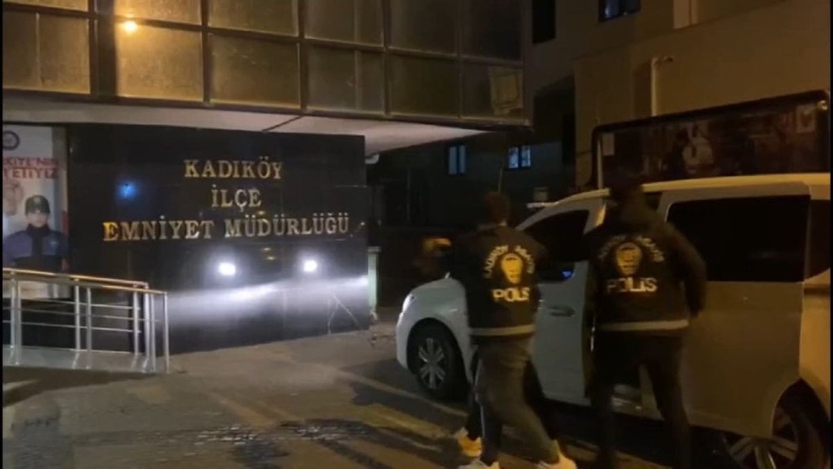 Kadıköy'de silahlı saldırı: Galatasaray taraftarı yaralandı