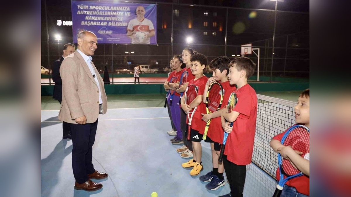 Körfez Kent Spor Kompleksi hizmete açıldı