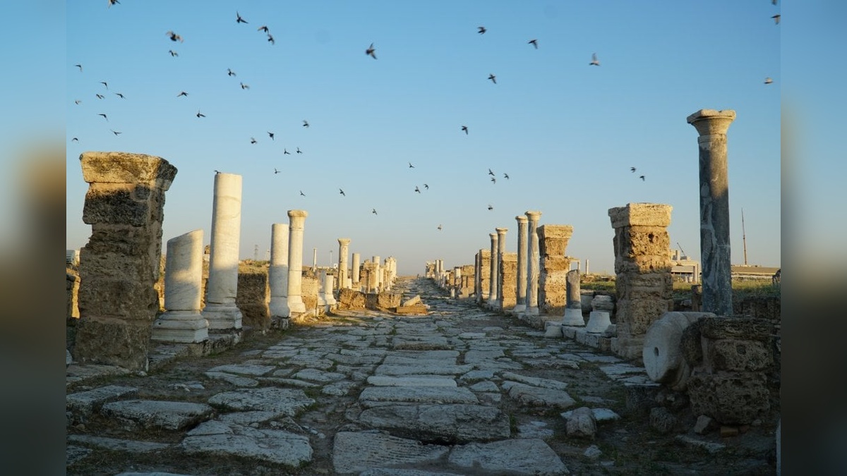 İş Bankası'ndan Laodikeia ve Tripolis antik kentlerine destek