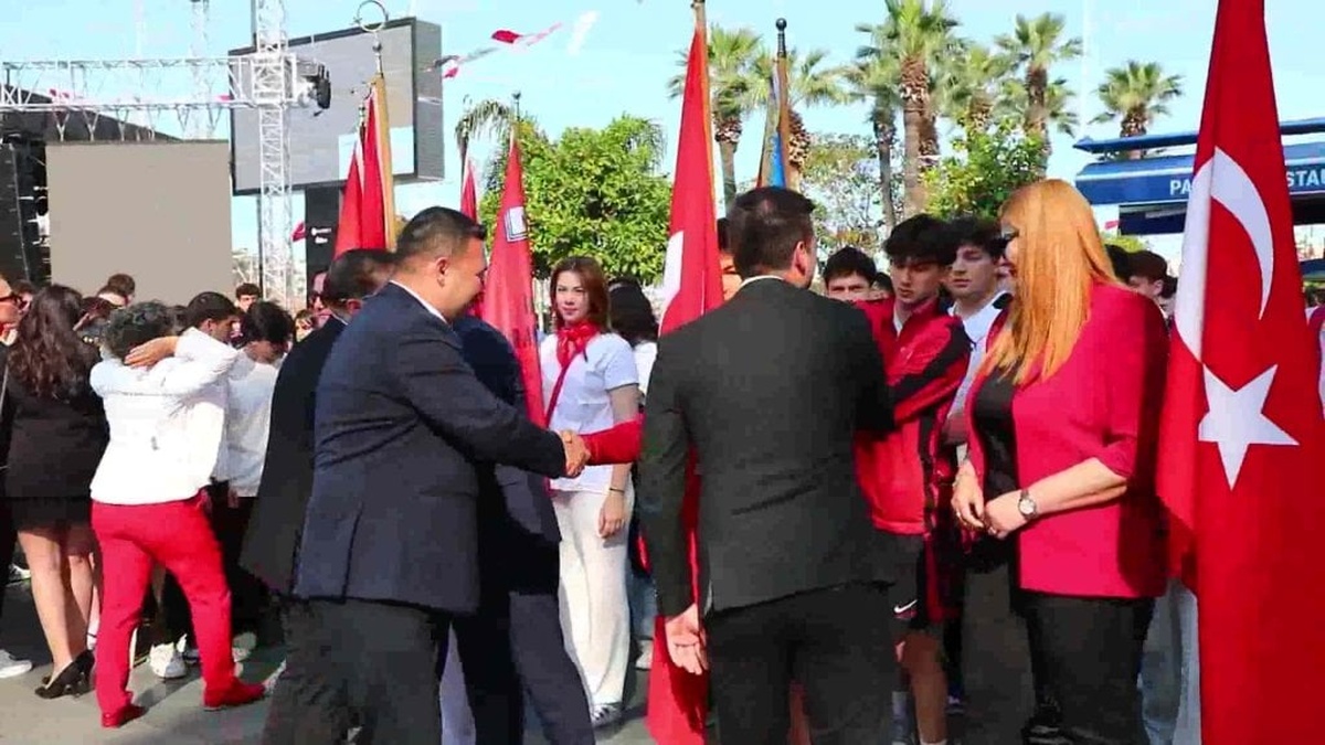 Bodrum'da 19 Mayıs coşkusu: Üç ayrı meydanda konserler düzenlendi