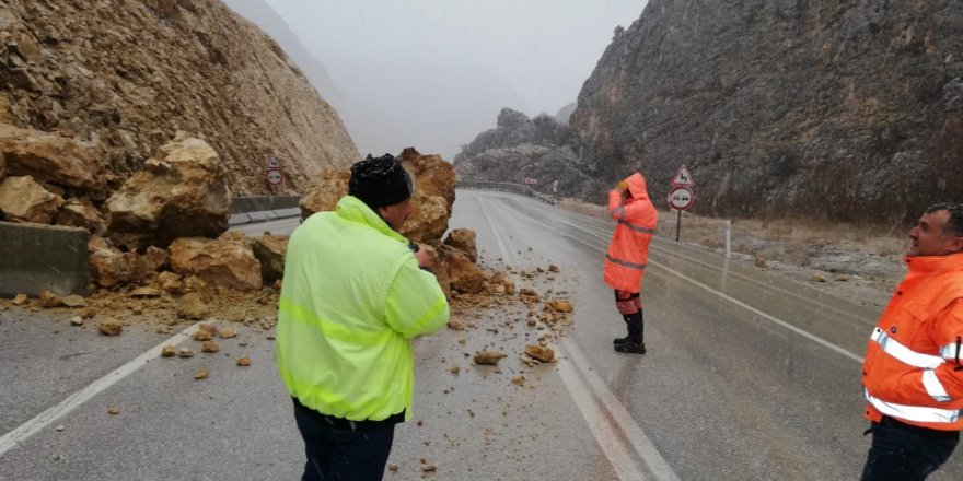 Çorum-İstanbul yolunda heyelan