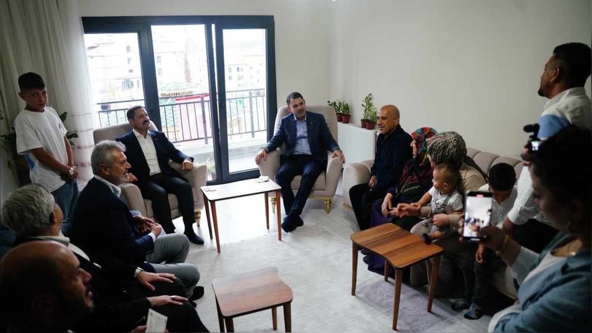 Bakan Kurum, Dikmece'de Çakıcı ailesinin yeni evine misafir oldu