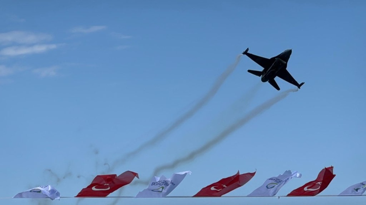 Ordu'da Mayıs Yedisi coşkusu: SoloTürk nefes kesti