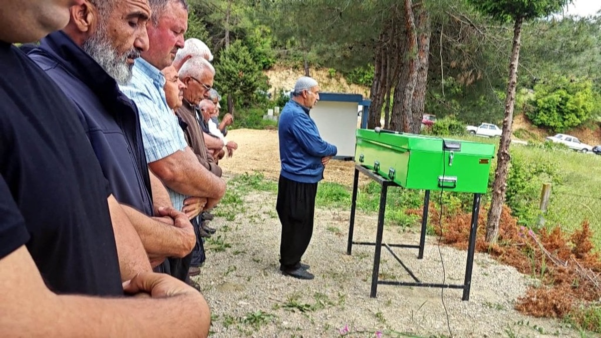 Şevval Çiftçi, gözyaşlarıyla toprağa verildi