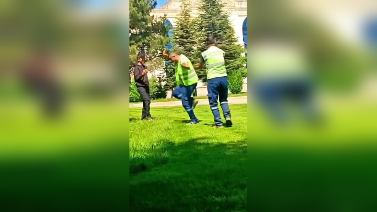 Elazığ'da temizlik görevlileri davul sesiyle oynadı