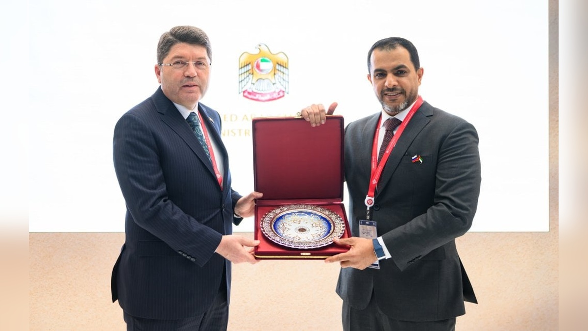 Adalet Bakanı Tunç, Katar ve BAE adalet bakanlarıyla St. Petersburg'da görüştü