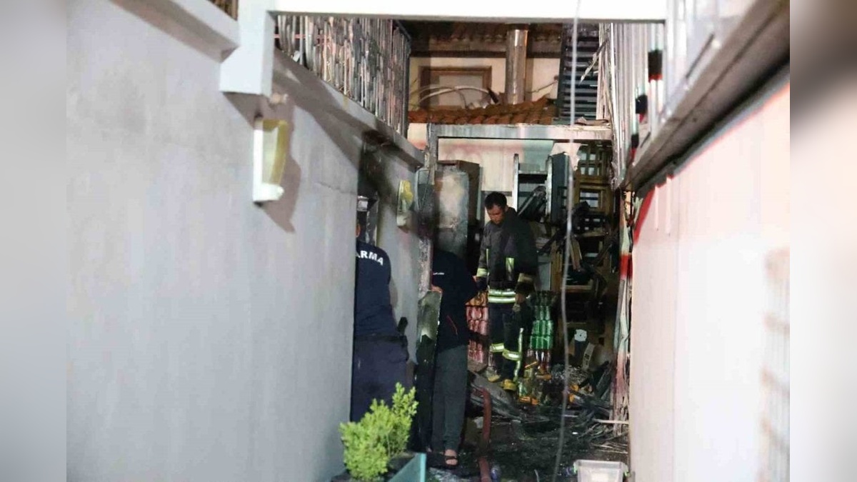 Muğla'da restoran yangını: Otel sundurması da zarar gördü