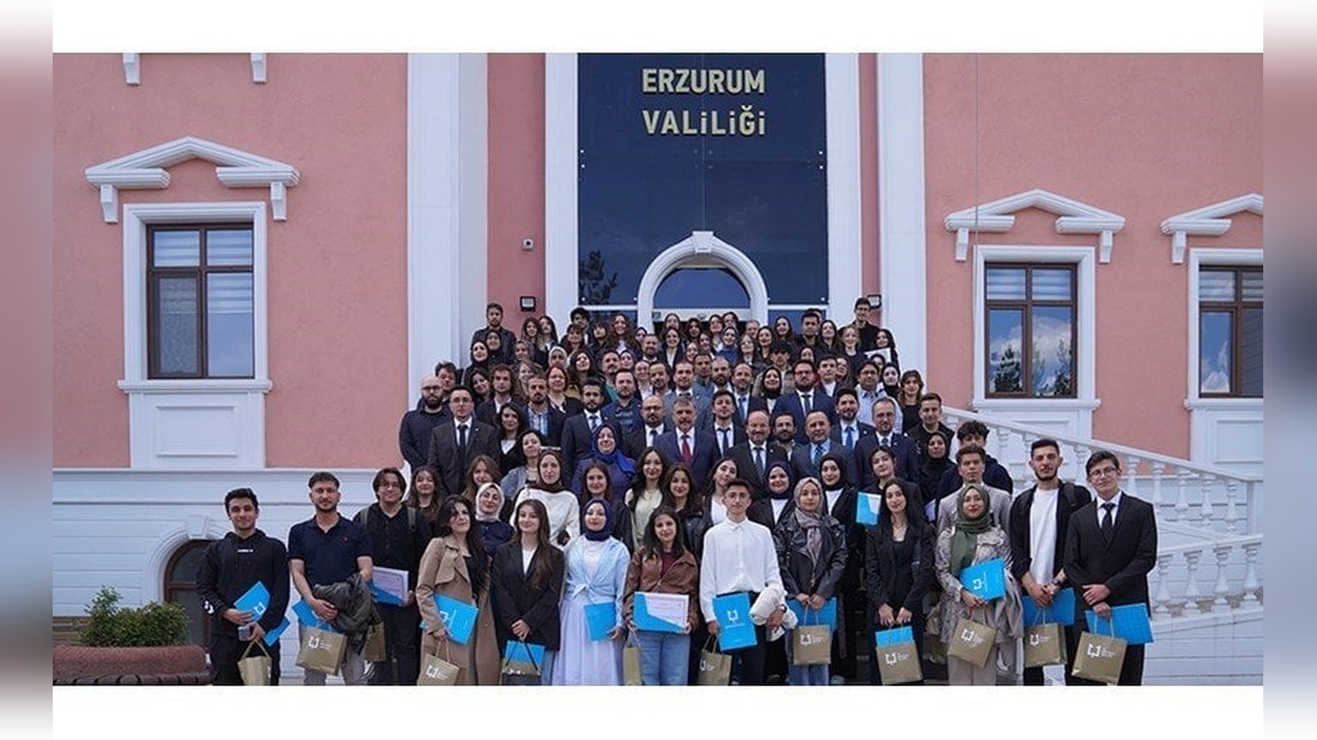 Erzurum Valisi Çiftçi'den, Palandöken Ekonomi Forumu ekibine başarı belgesi