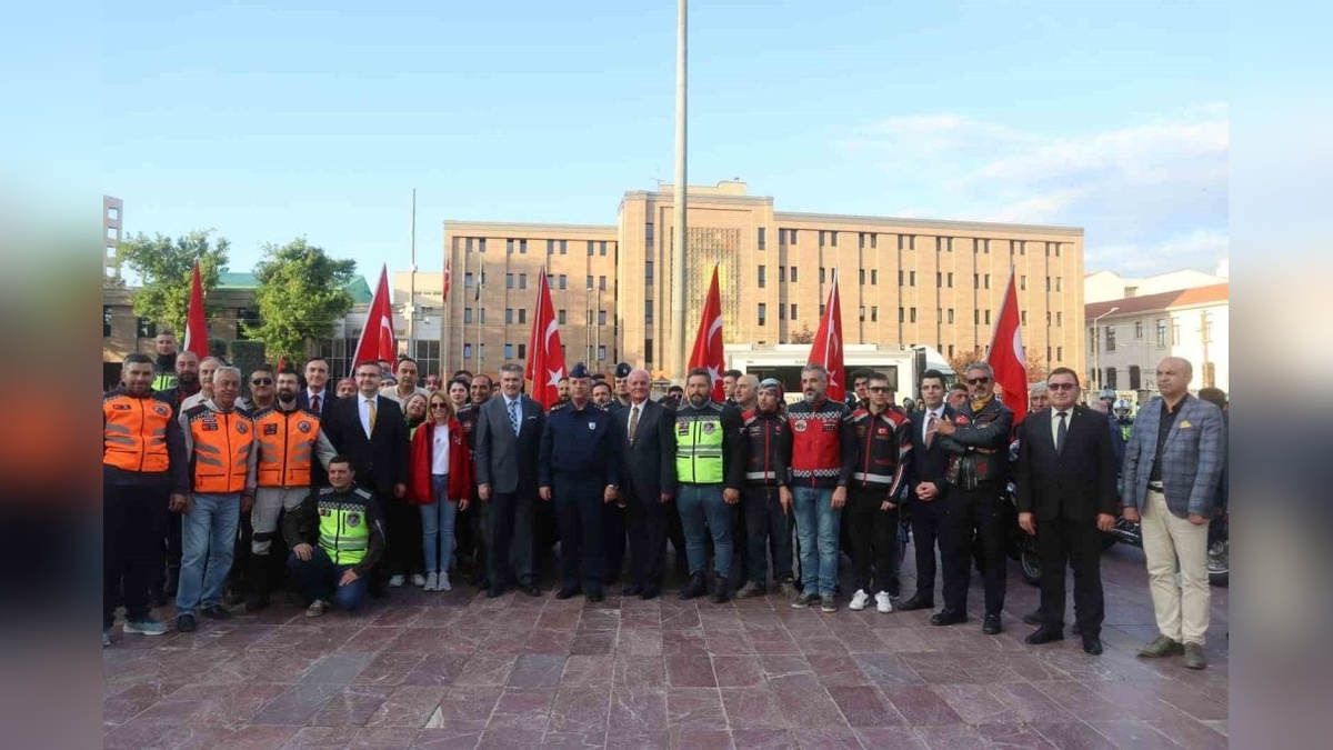 Eskişehir'de TSKGV için kortej düzenlendi