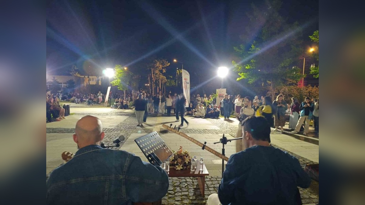 Eskişehir'de Gençlik Haftası coşkusu: Kız yurdunda konser düzenlendi