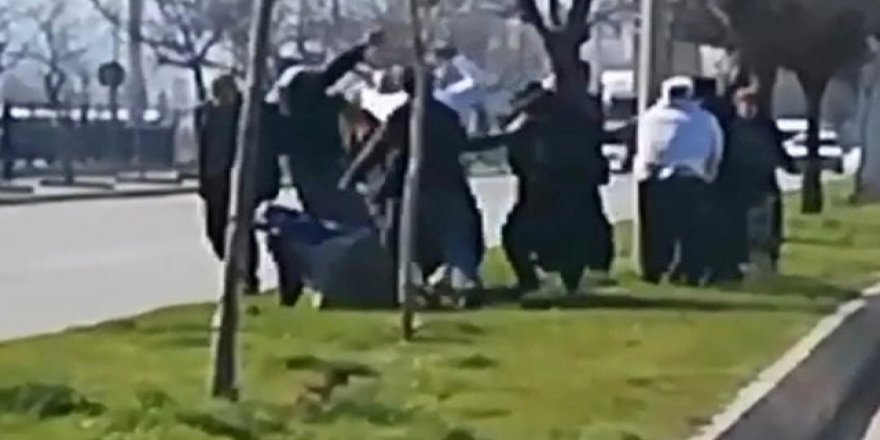 Şanlıurfa’da yol ortasında tekme tokat kavga