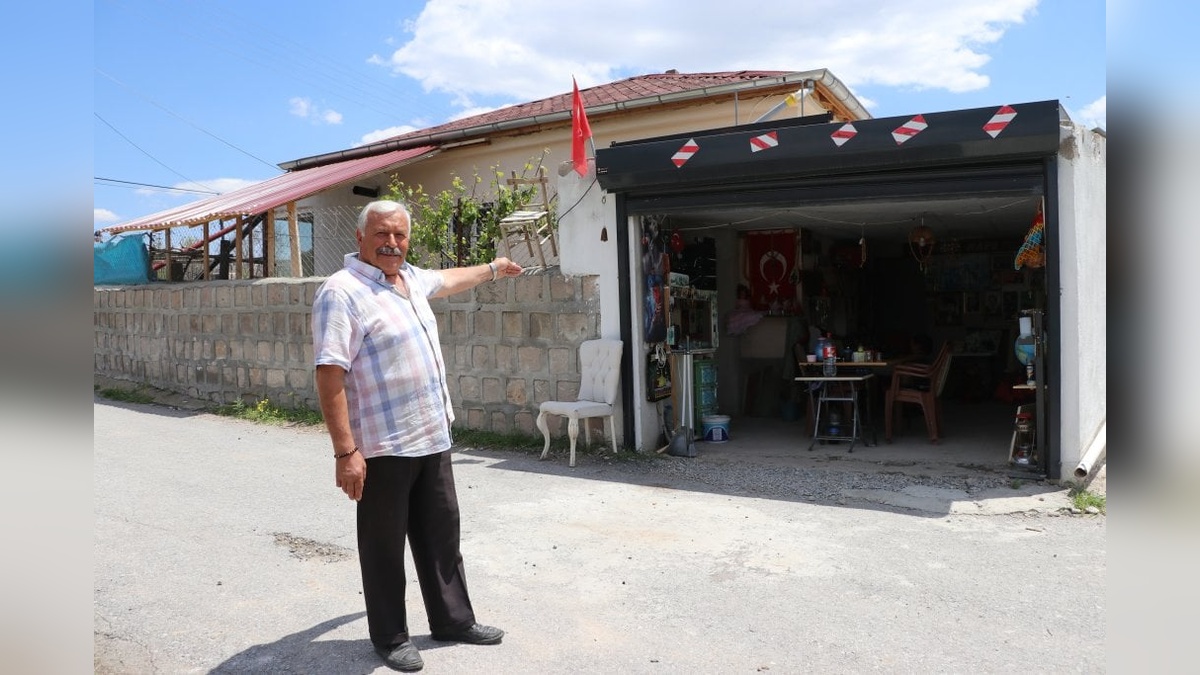 Kayseri'de emekli fırıncıdan Müslüm Gürses müzesi