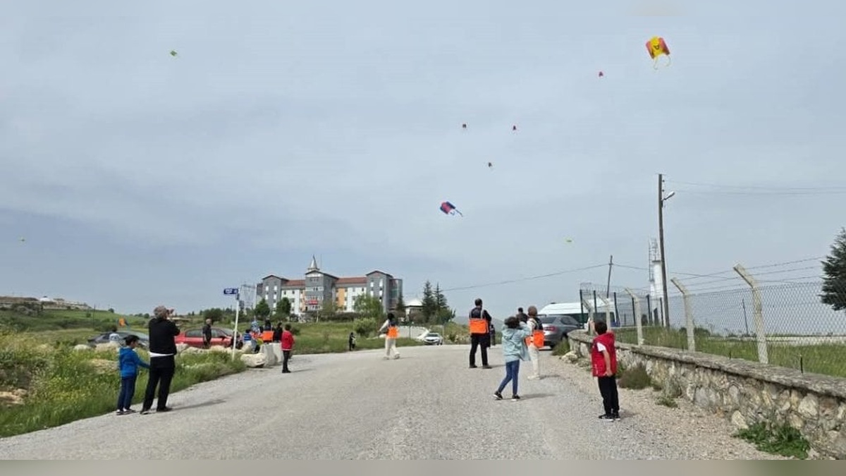 Çorum AFAD'dan Çocuk Evleri Sitesi'nde uçurtma şenliği