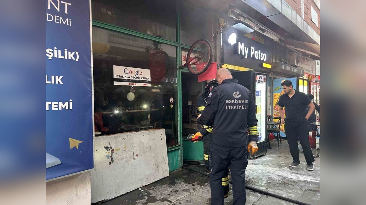 Eskişehir'de bisikletçi dükkanında yangın: Maddi hasar meydana geldi