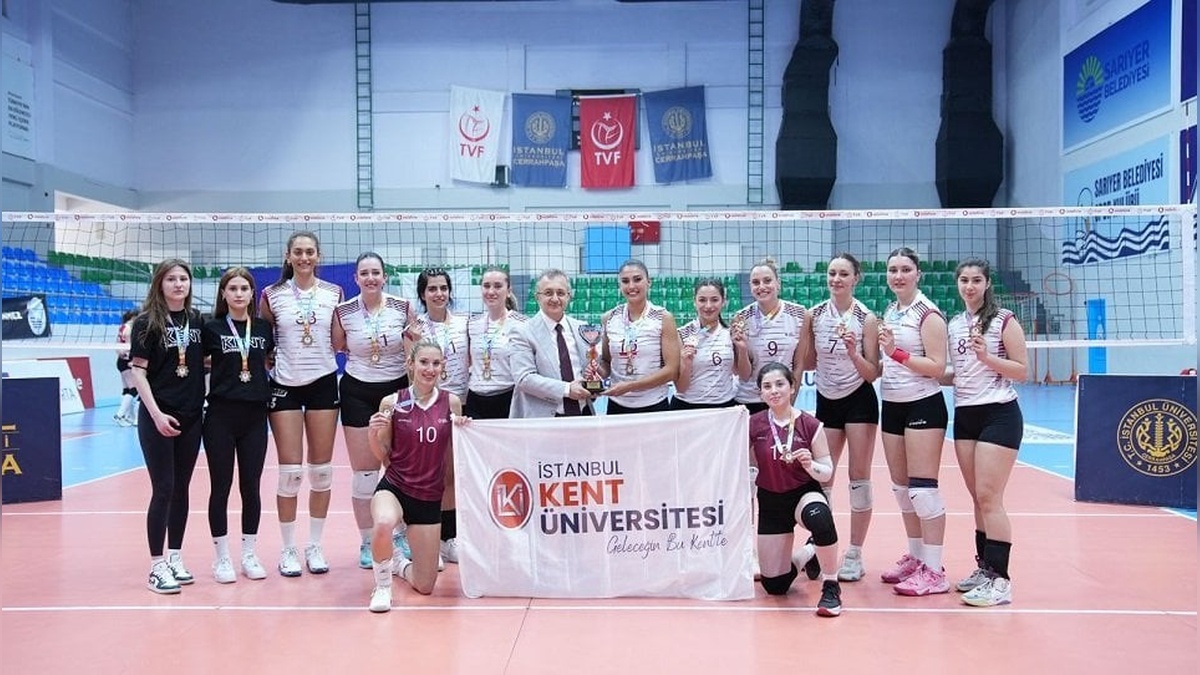 İstanbul Kent Üniversitesi Voleybol Kadın Takımı, İstanbul 1. Ligi'ne yükseldi