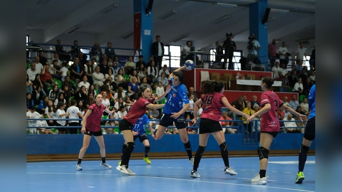 Yalıkavakspor, Kadınlar Hentbol Süper Ligi'nde üst üste ikinci kez şampiyon oldu