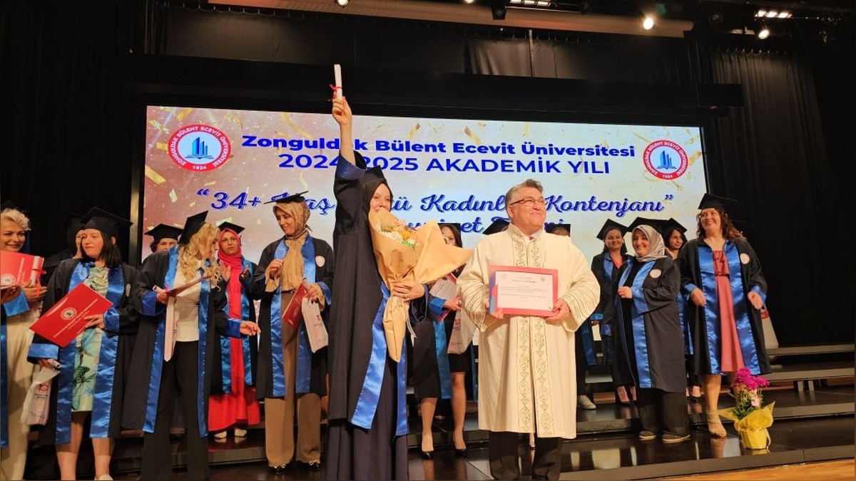 BEÜ'de 34 yaş üstü kadınlar mezun oldu