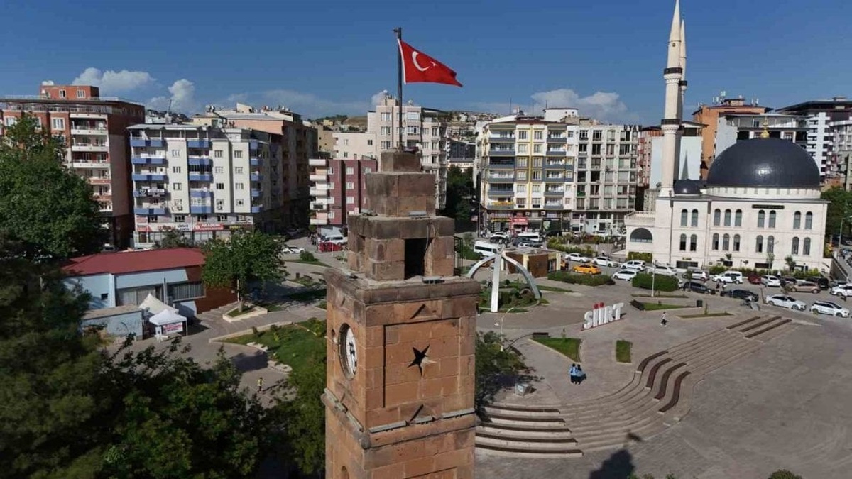 Siirt'in tarihi saat kulesi yeniden canlandı