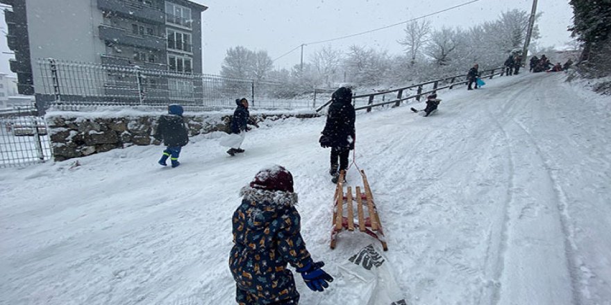 Bartın'da kar kalınlığı 15 santime ulaştı